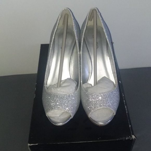 Sparkly Open-Toe Heels - Picture 6 of 6